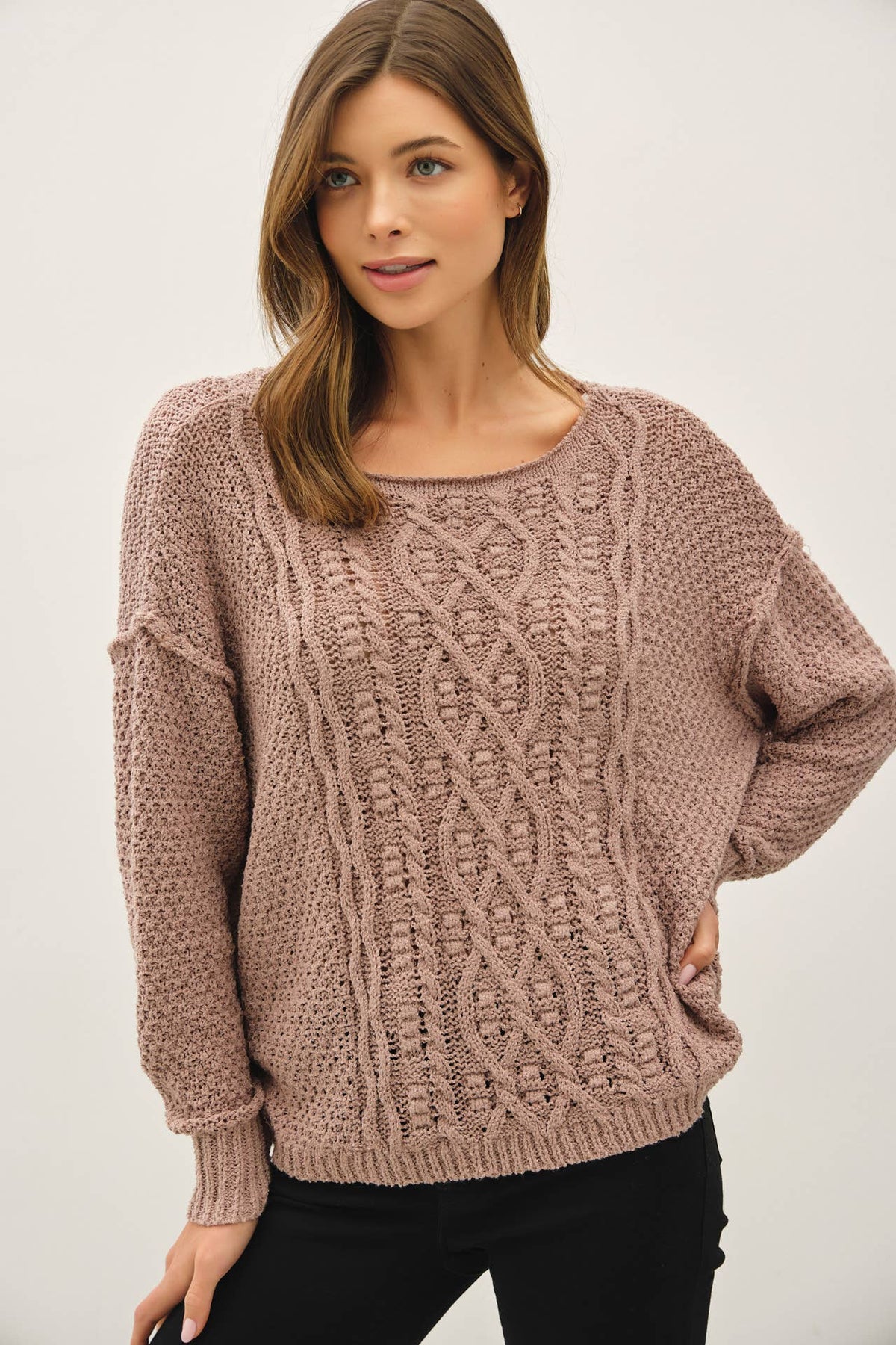 CHUNKY CABLE KNIT SWEATER
