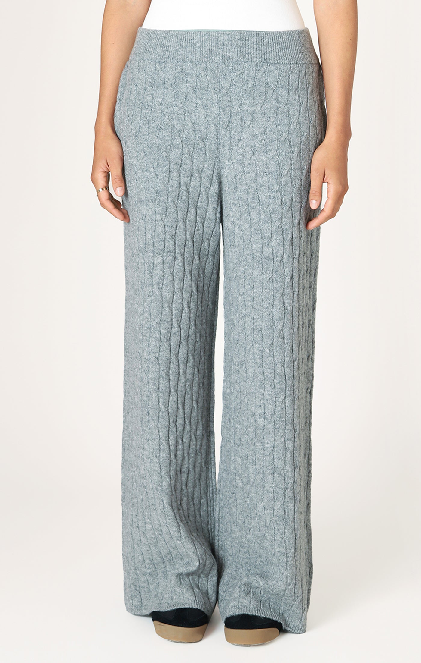 CABLE KNIT SWEATER PANT