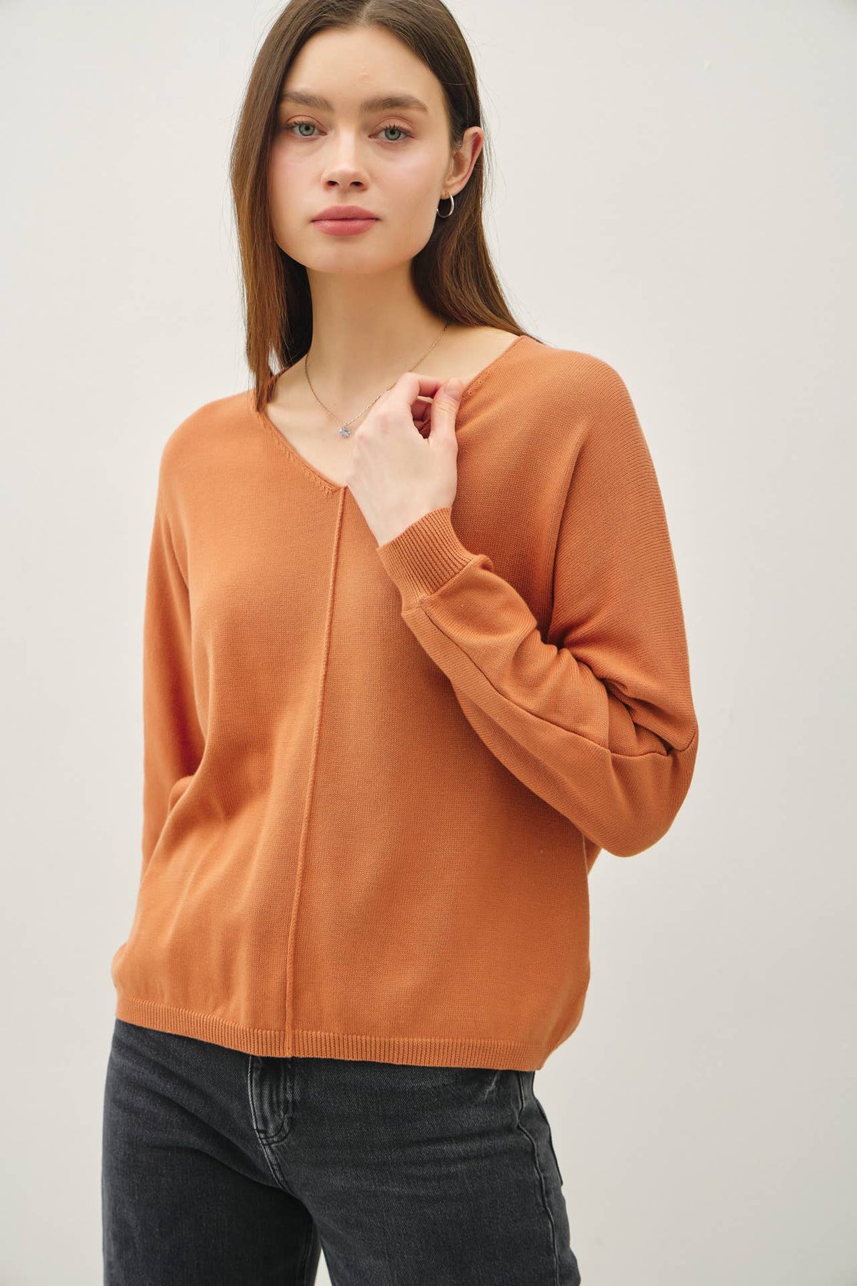 V-NECK RAW SEAM DETAIL SWEATER