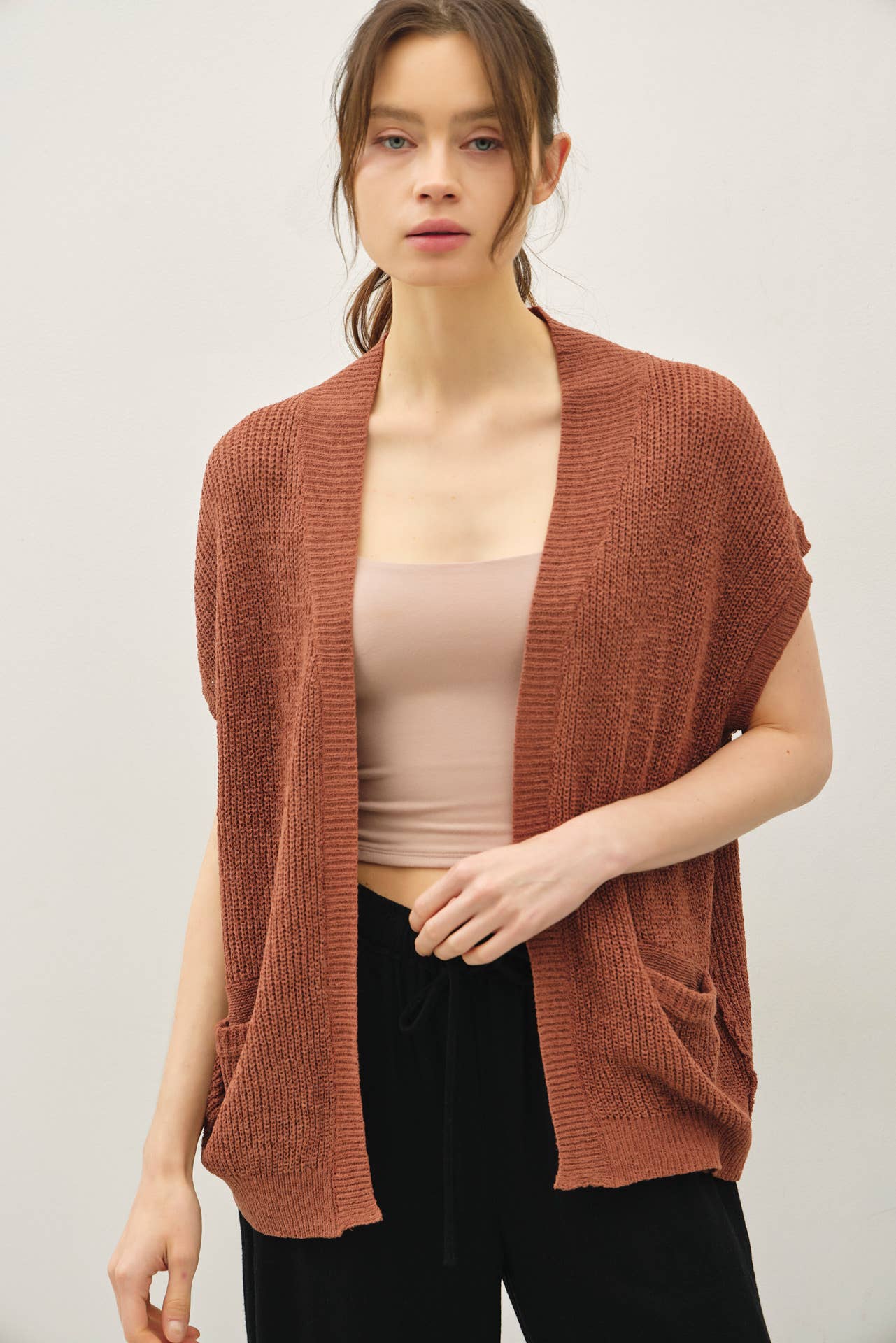 SHORT SLEEVED OPEN CARDIGAN