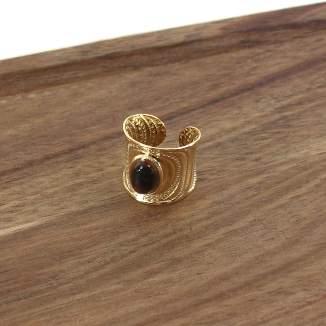 Oval Stone Wide Ring
