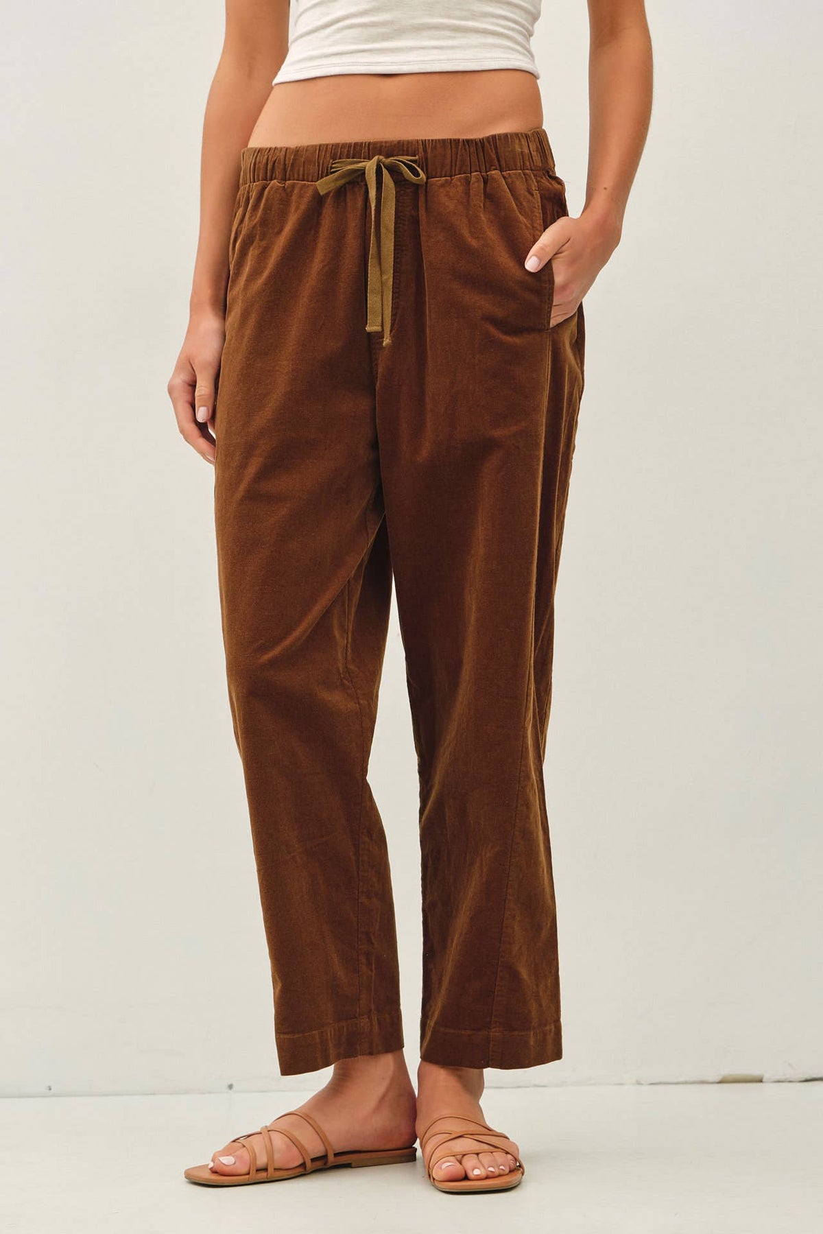 CORDUROY TAPERED PANTS