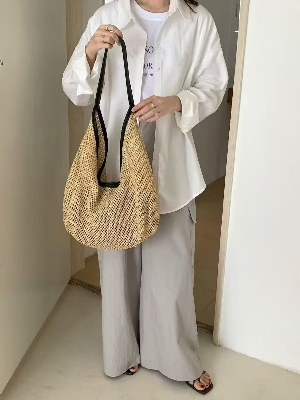 Straw Shoulder Bag w/Pouch