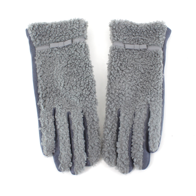 CLOUDY GLOVES