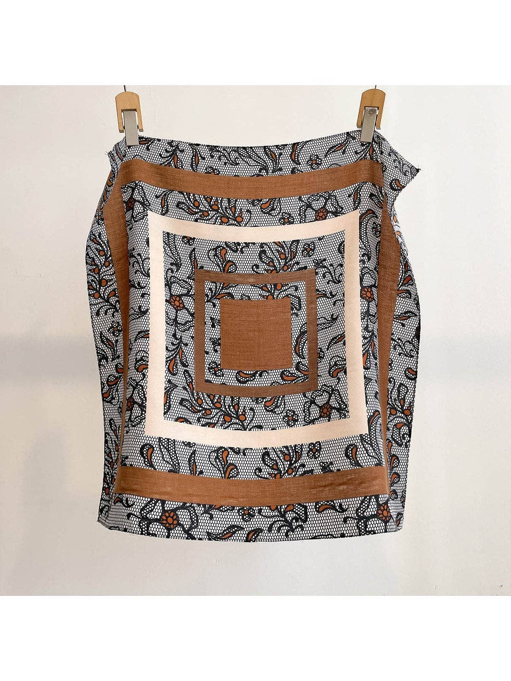Geometric Concentric Square Scarf
