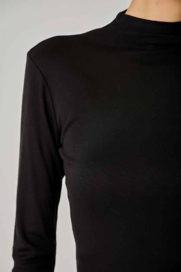 Modal Essential Top