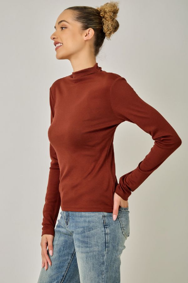 Modal Essential Top