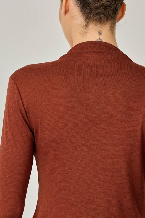 Modal Essential Top