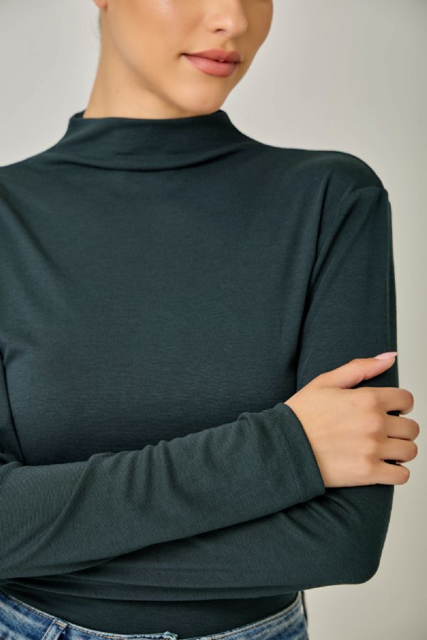 Modal Essential Top