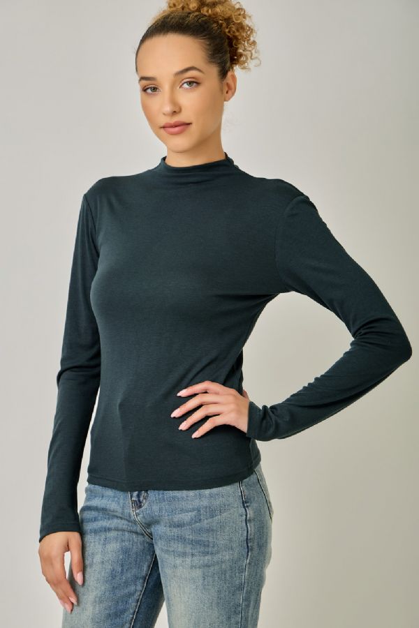 Modal Essential Top