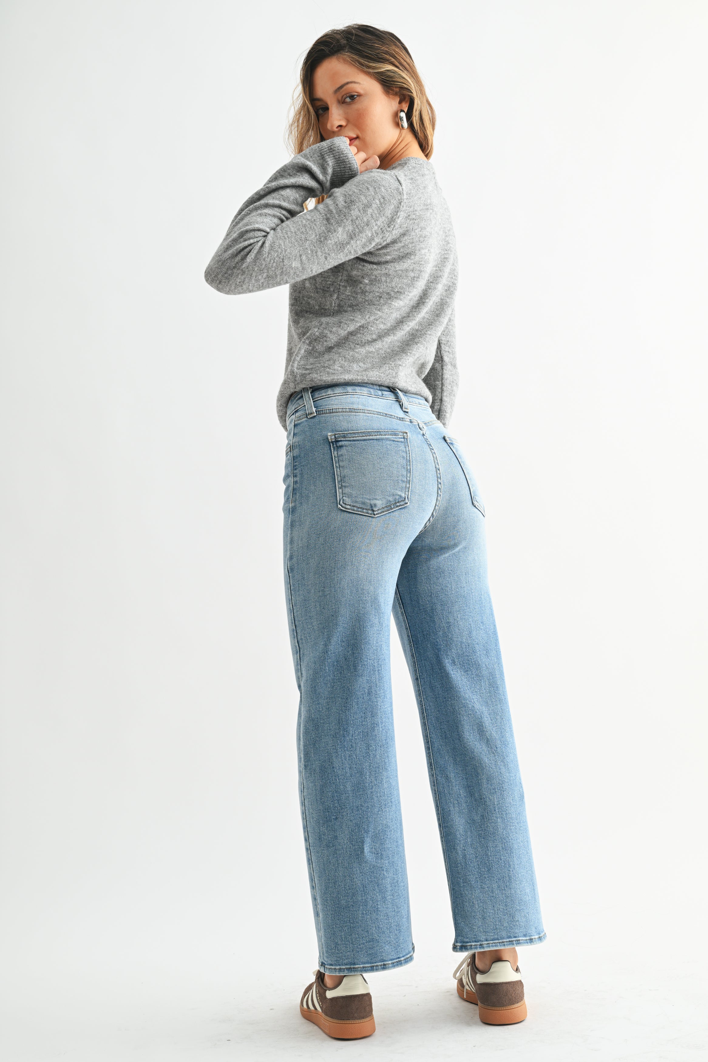 Classic Wide Leg Jeans
