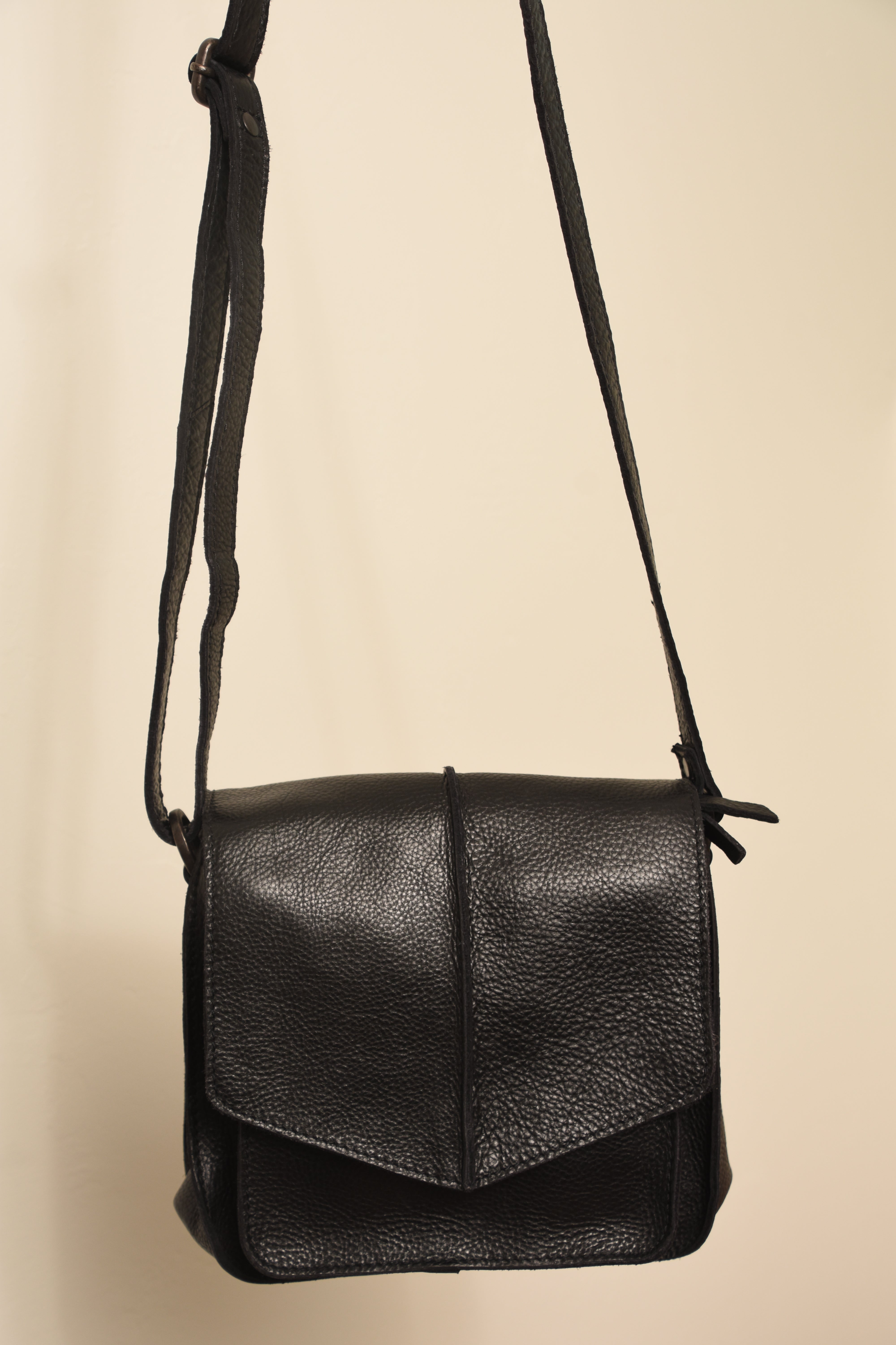 Essex Crossbody Wallet Bag