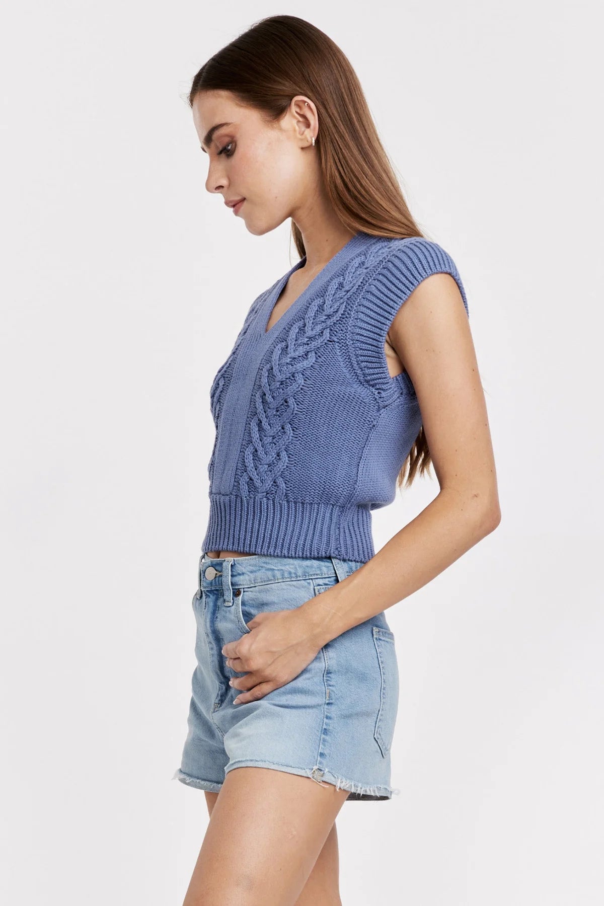 Emberly Chunky Knit Sweater Vest