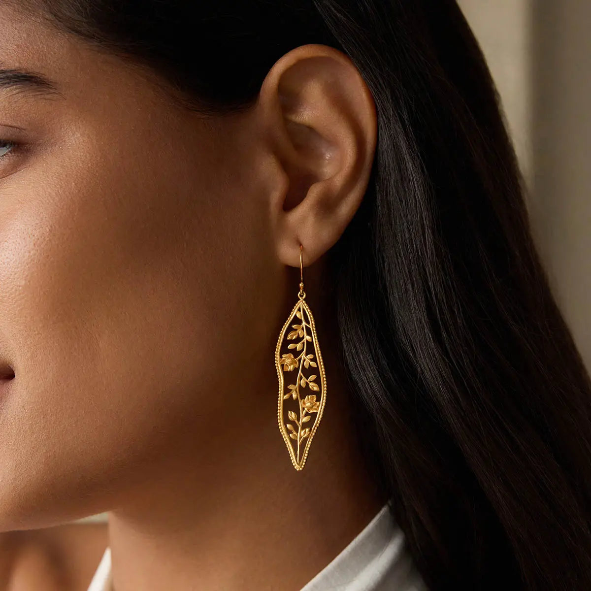 Expanding Beauty Lotus Earring