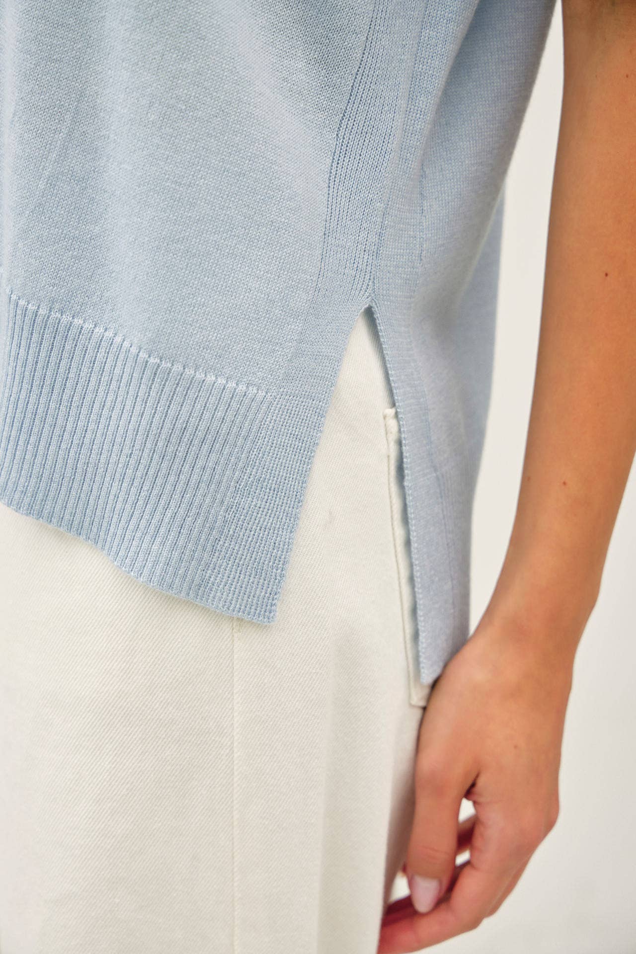 BOXY SHORT SLEEVE SWEATER