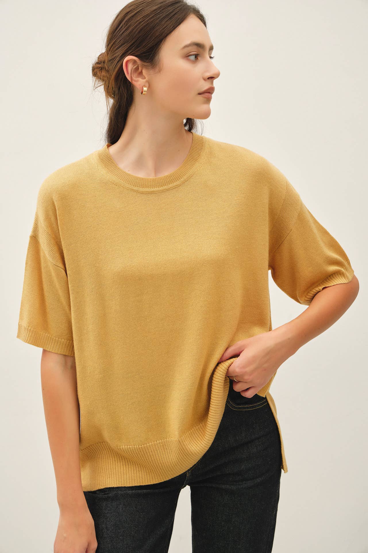 BOXY SHORT SLEEVE SWEATER