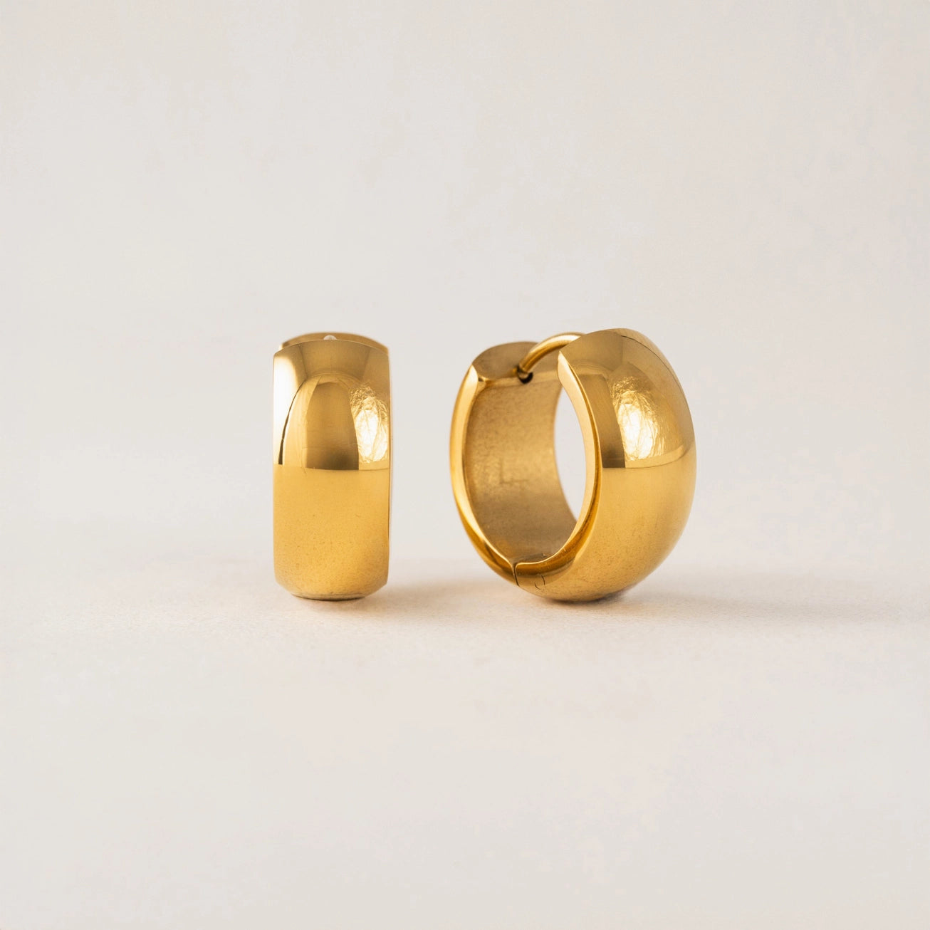 Willa Hoop Earrings